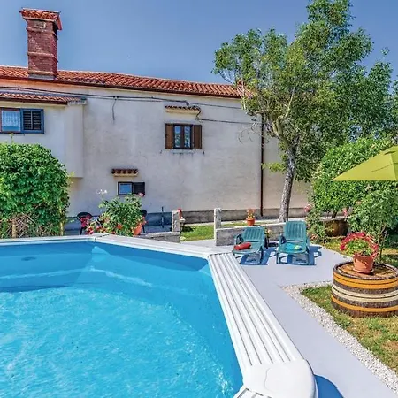 Glavani With Pool Apartment *