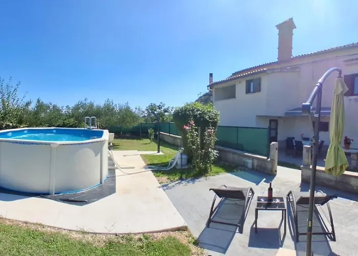 Glavani With Pool Daire