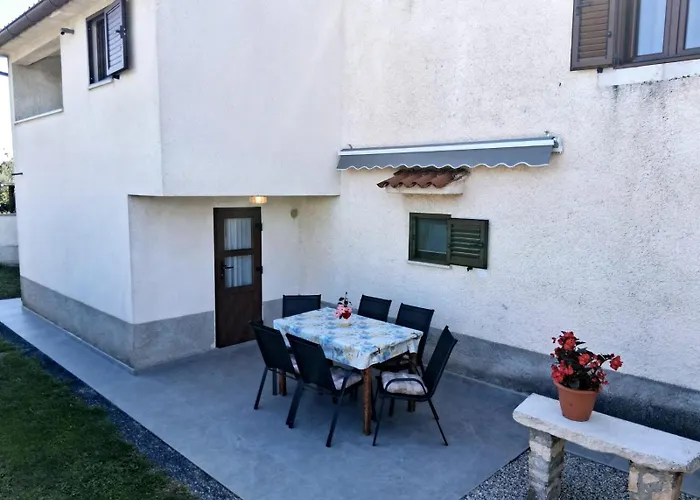 Glavani With Pool Daire